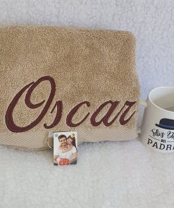 Toalla-personalizada-para-ducha-marrón
